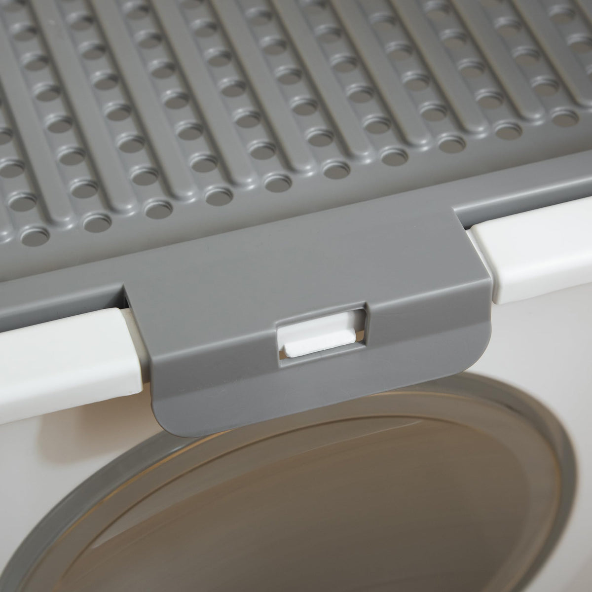 Covered Cat Litter Box with Scoop, White R838493